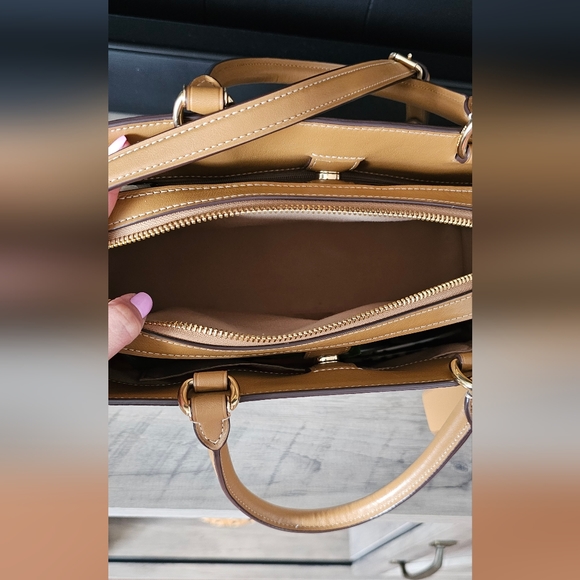 Lillie Carryall In Blocked Signature Canvas - Picture 2 of 3